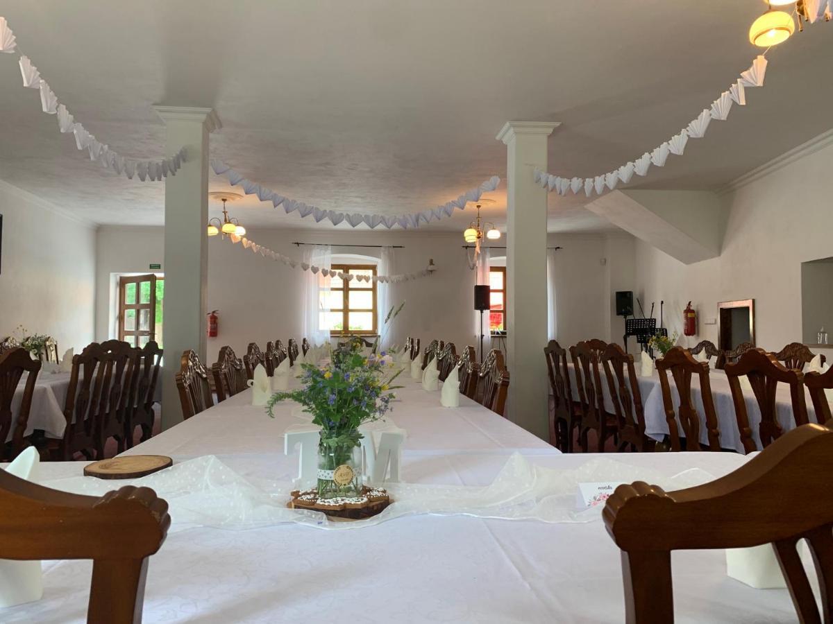 Zamek Jindrichovice Hotel Kolinec Екстериор снимка