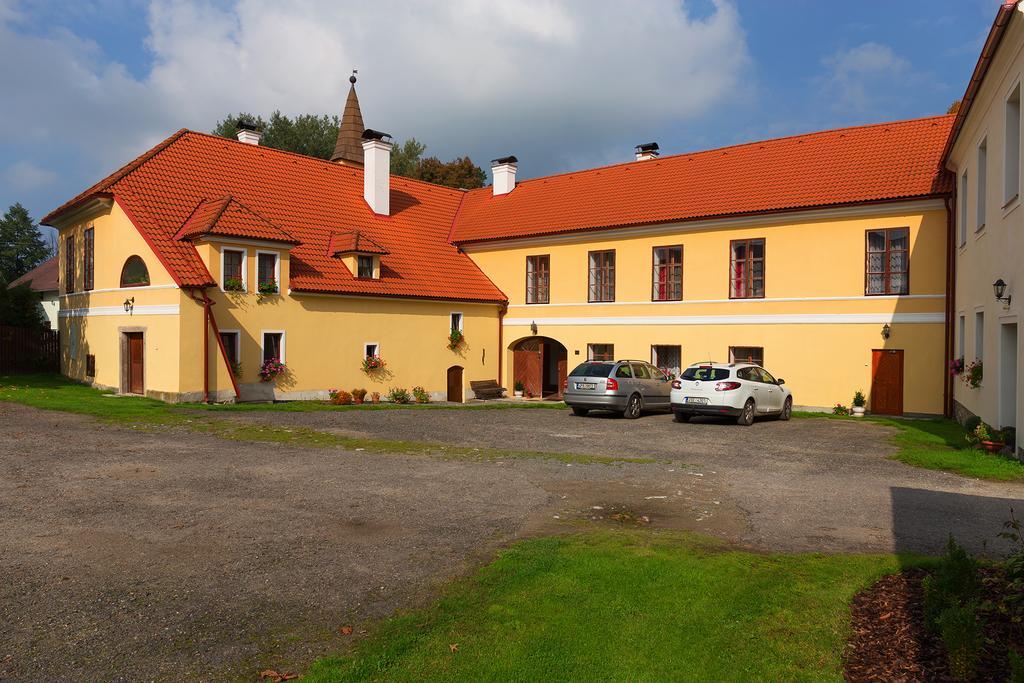Zamek Jindrichovice Hotel Kolinec Екстериор снимка
