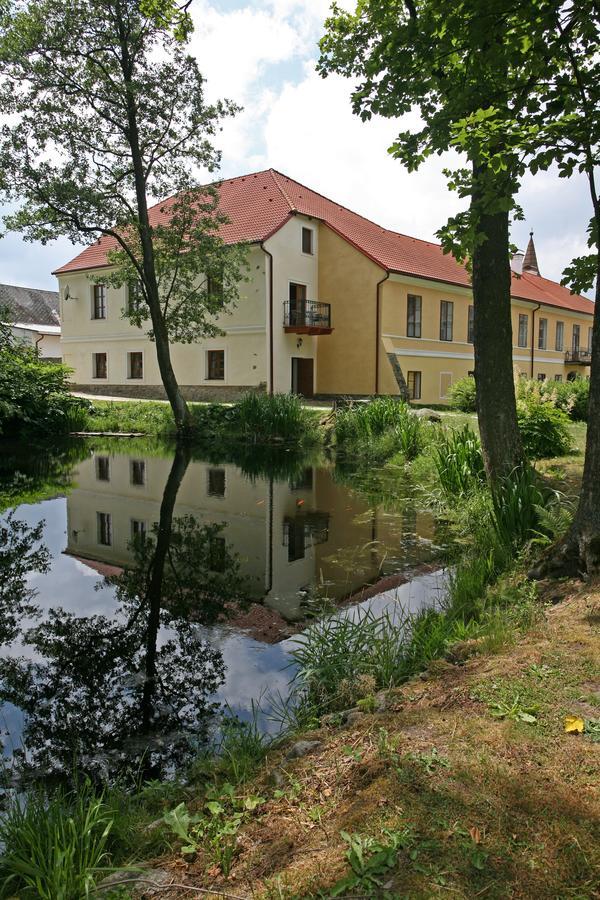Zamek Jindrichovice Hotel Kolinec Екстериор снимка