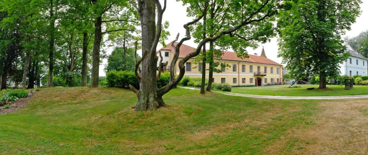Zamek Jindrichovice Hotel Kolinec Екстериор снимка